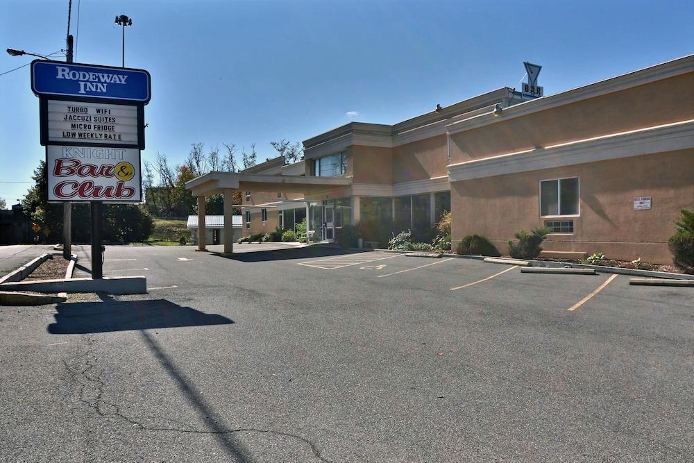 Rodeway Inn 2*