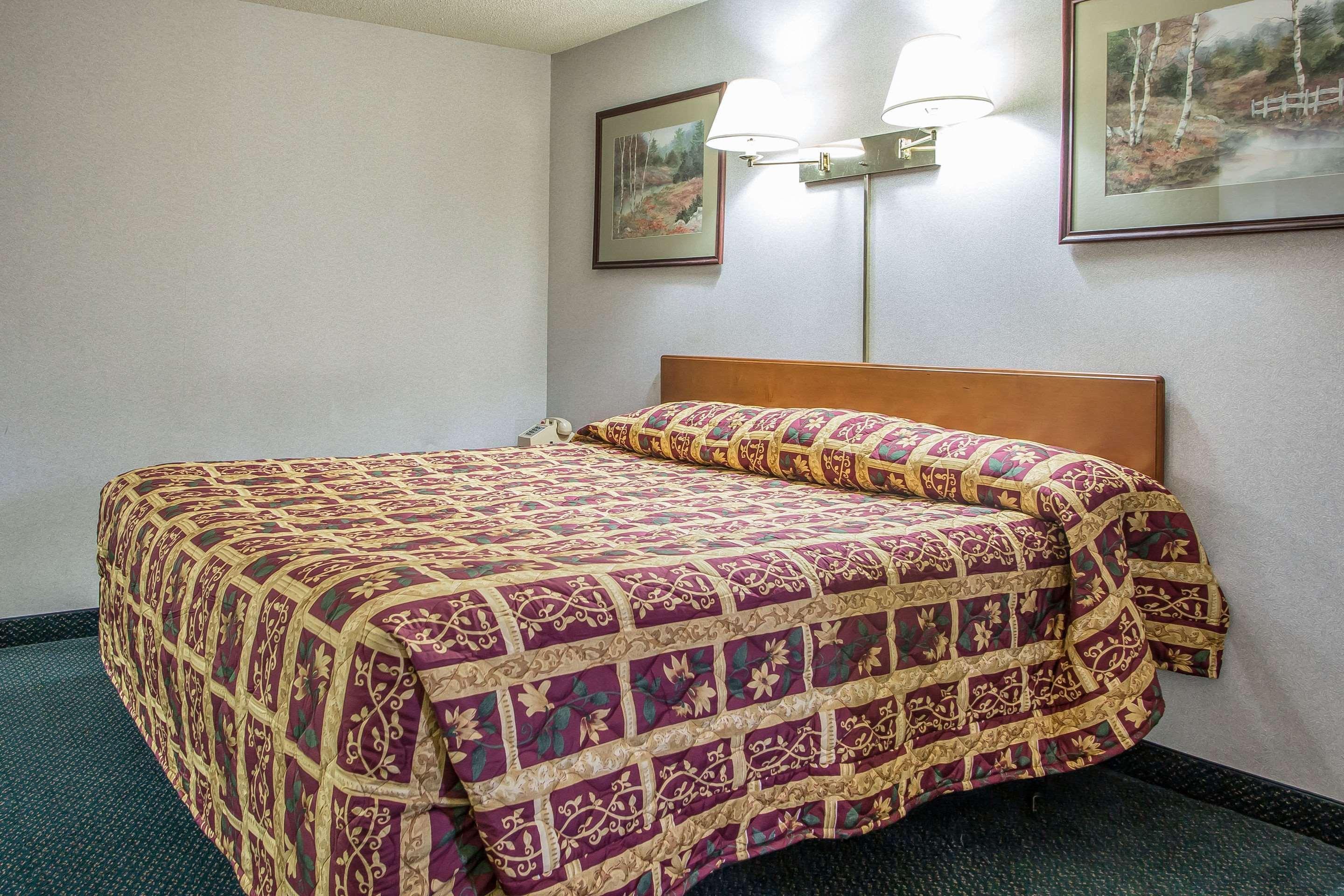 Rodeway Inn 2*