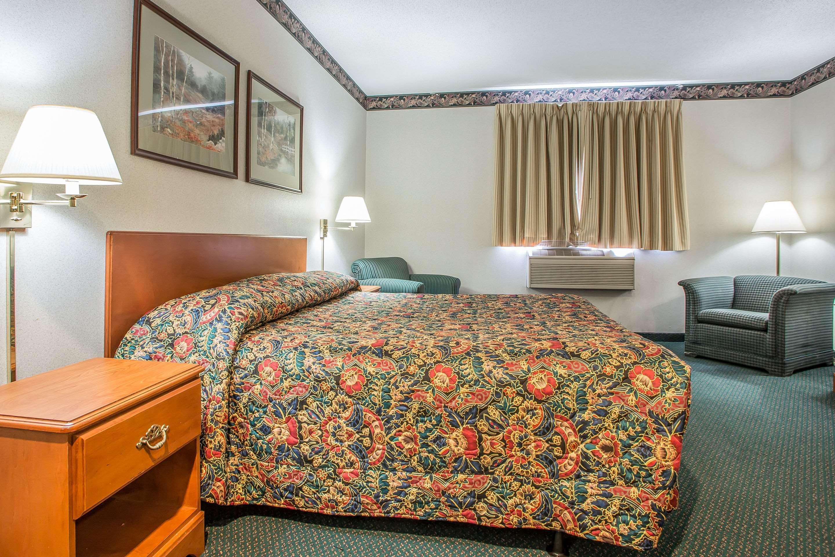 Rodeway Inn 2*
